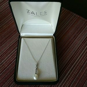 Cultured freshwater pearl & diamond necklace